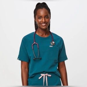 Figs limited edition set! Raglan Kaumba top and high waisted Zamora joggers